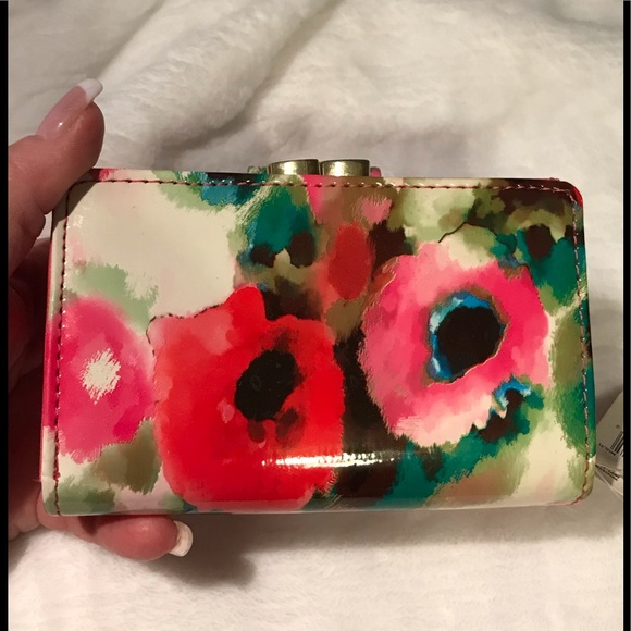 mundi Handbags - Minding Wallet NWT